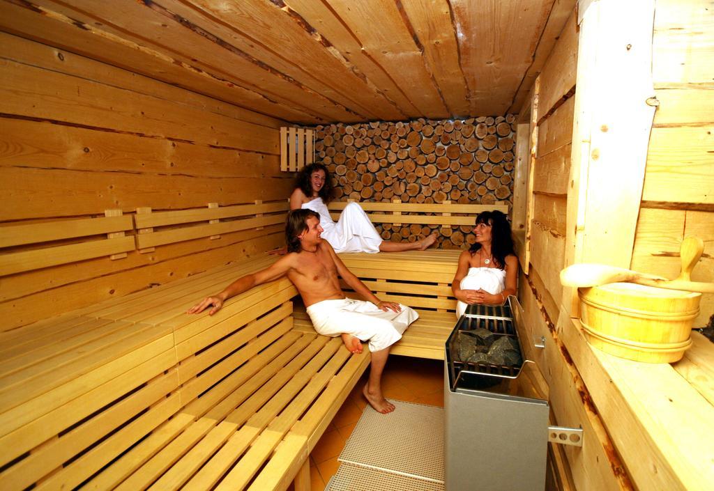 Atrium Hotel - Family Friendly Vysoke Tatry Exterior photo